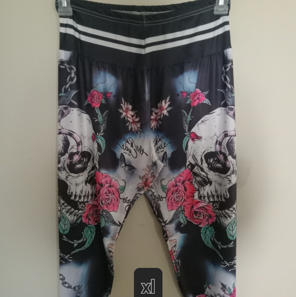 High waisted skulls